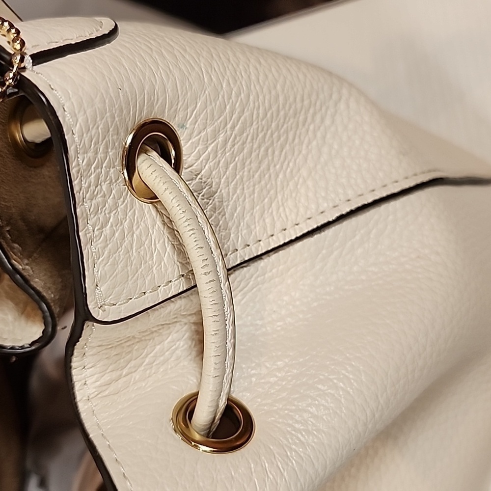 Coach Everly Drawstring - Picture 13 of 13